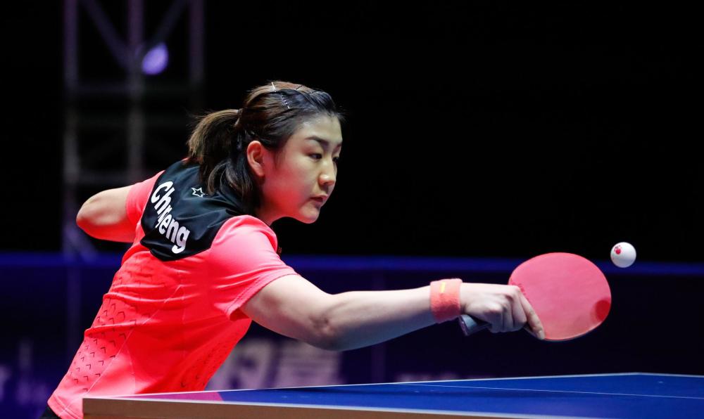 中国女篮必 中国女篮必