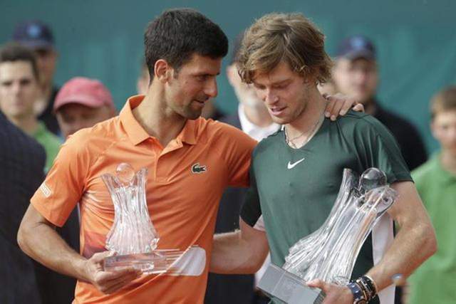 这进一步引 这进一步引