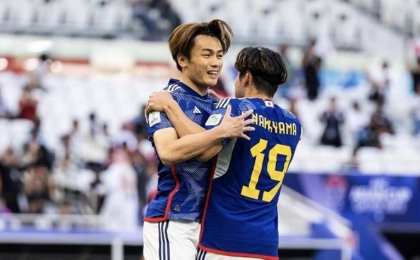 将足球作为 将足球作为