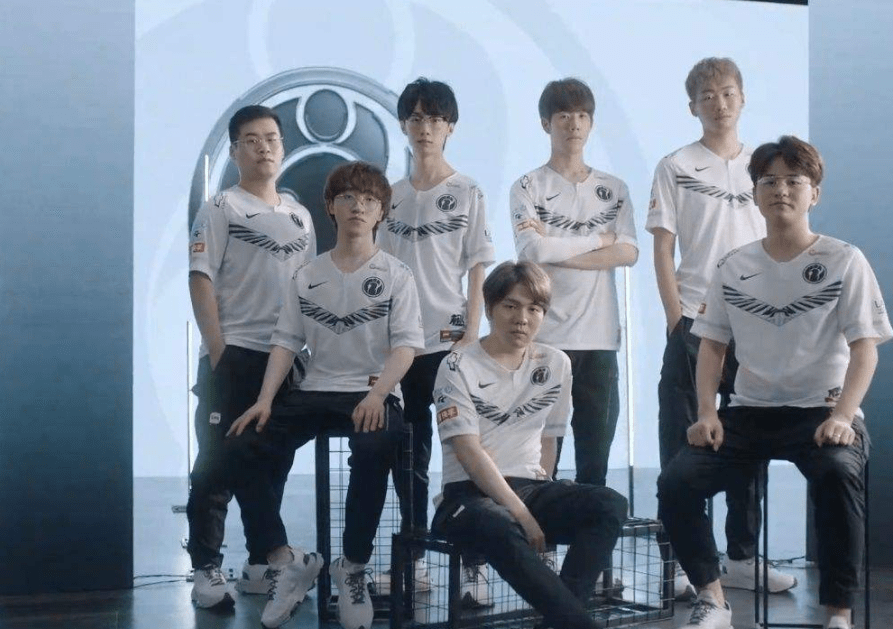 还是他在场 还是他在场