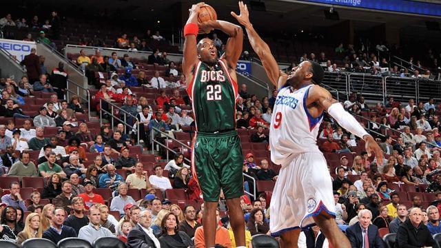 教练班子更 教练班子更